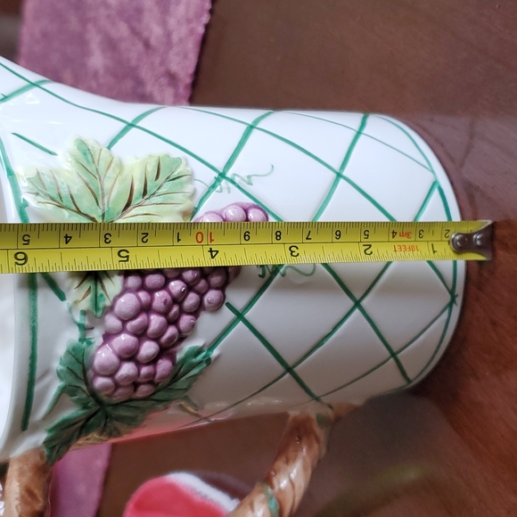 Vintage Grapes Pitcher - Picture 7 of 7